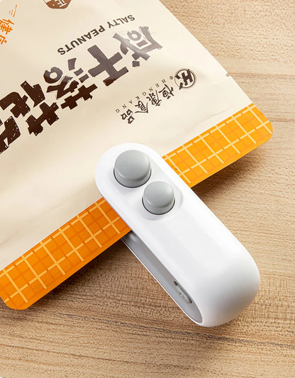 Mini Heat Bag Sealing Machine Portable Plastic Bags Packing Sealer for Snacks Home Handheld Sealer Food Packaging Heat Sealer