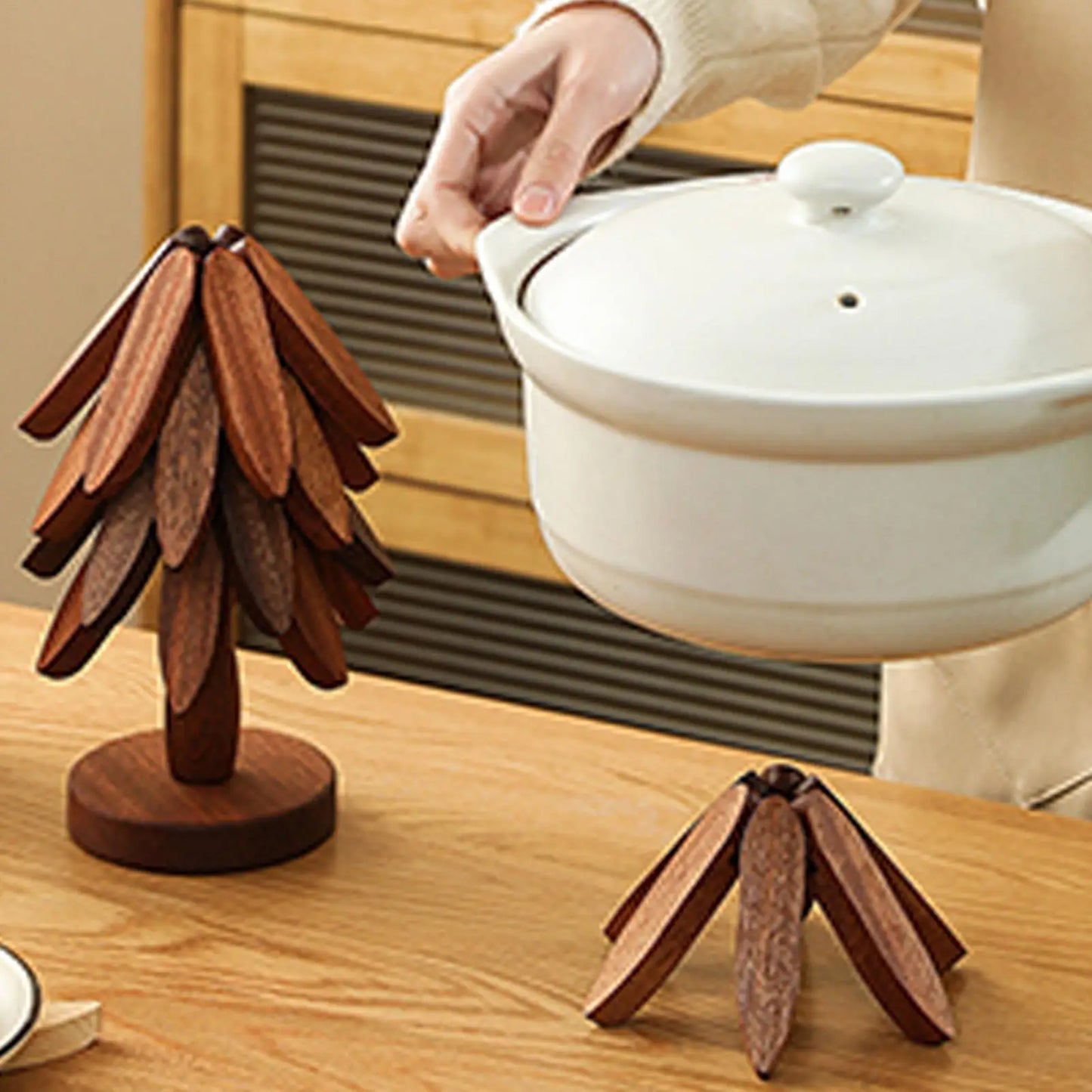Christmas Tree Coaster Set Foldable Wood Trivet for Hot Pots/Pans/Bowls Xmas Table Decor for Kitchen Dining Room Restaurant Gift